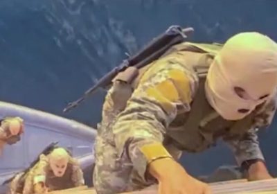 X.com-Iran-soliders-boarding-2-780×470-1