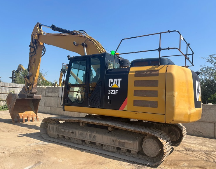 Caterpillar 323FL
