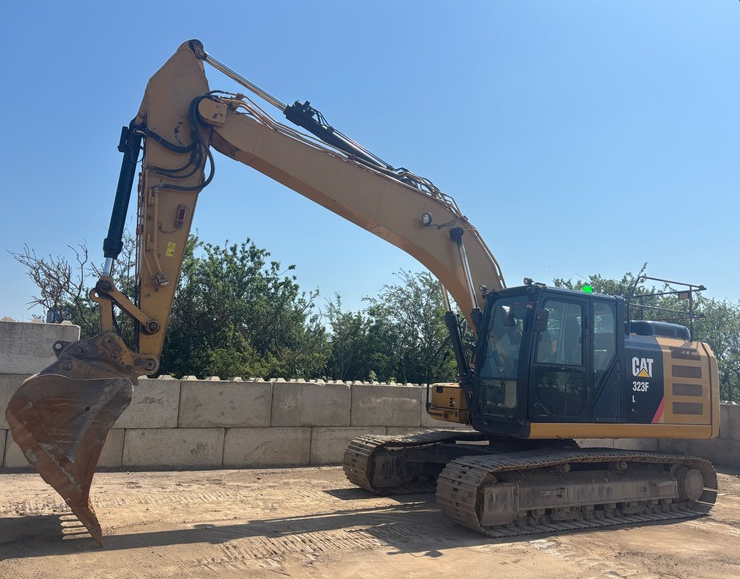 Caterpillar 323FL