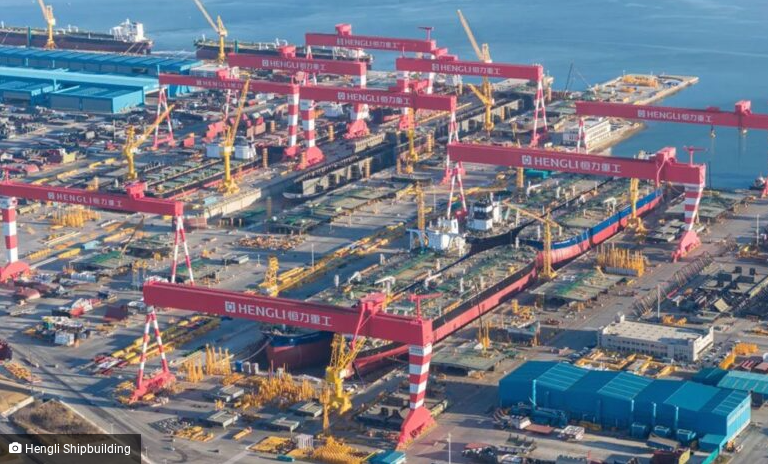 Centrofin moves into boxships with Hengli pair