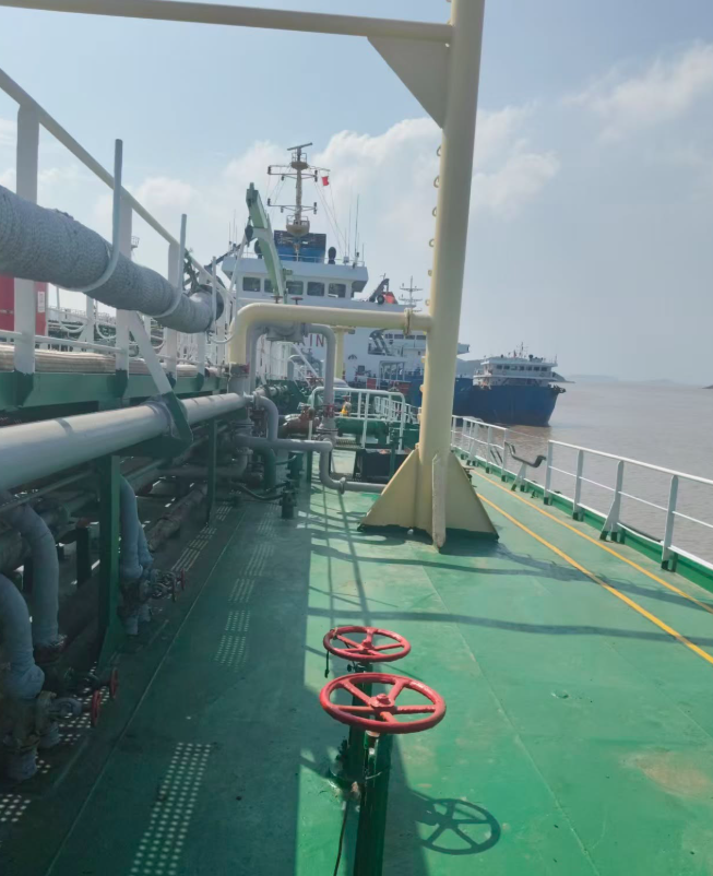 FOR SALE – 4,800 DWT OIL TANKER