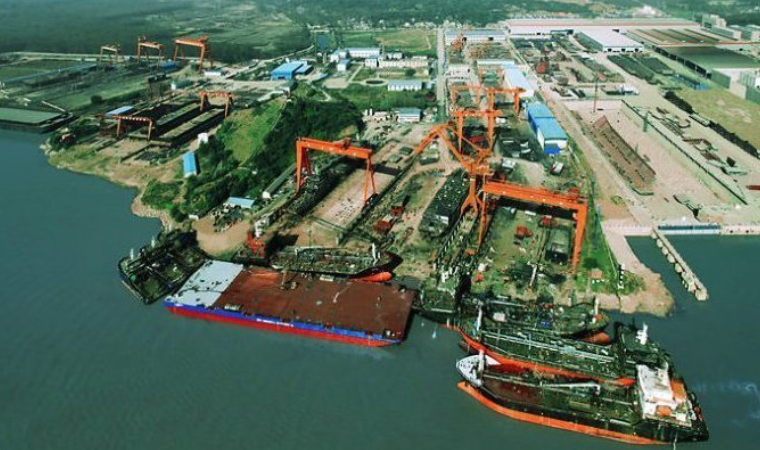 Bayraktar books boxship newbuilds in China