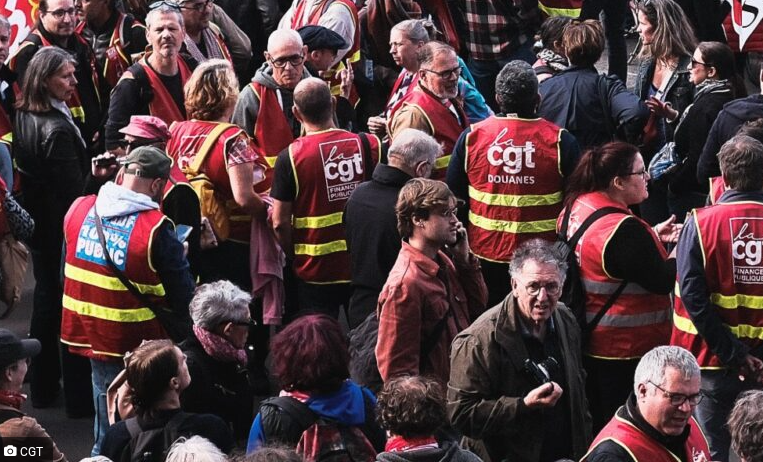 Dockworkers unite across 113 ports in global anti-war protest